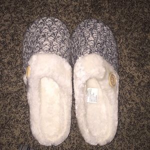 Size 7/8 slippers